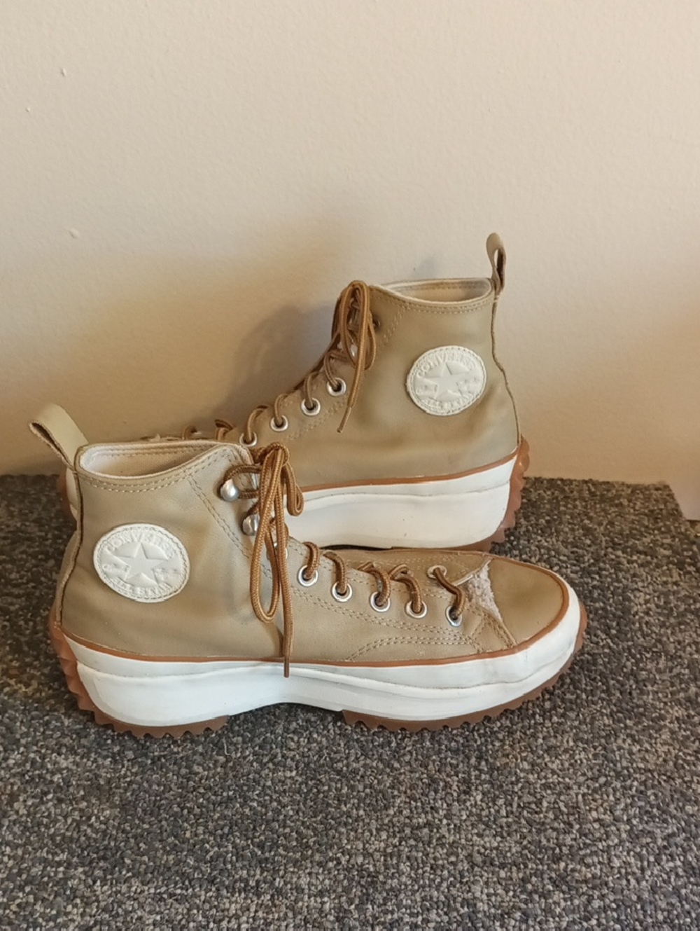Converse Women's Lace-Up Platform High Top sneakers RunStar in Tan Size 10